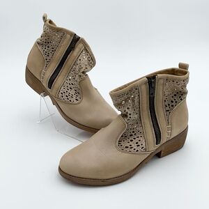 Coolway leather die cut ankle boots booties woman’s size 37